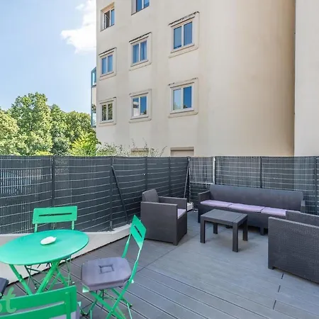 4 Personnes - Terrasse + Parking Prive Dijon