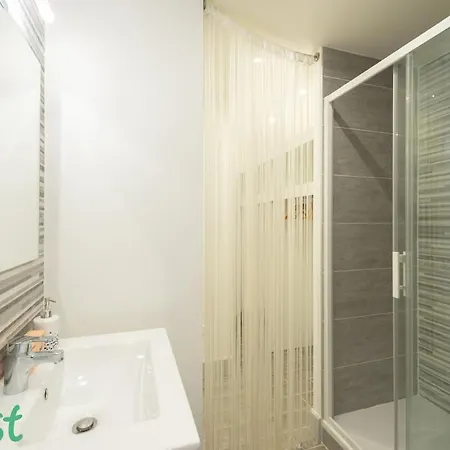 4 Personnes - Terrasse + Parking Prive *